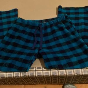 Woman’s fleece pajama bottoms